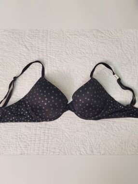 PINK Victoria's Secret Wear Everywhere Push-Up 32D Black with Silver Star Print